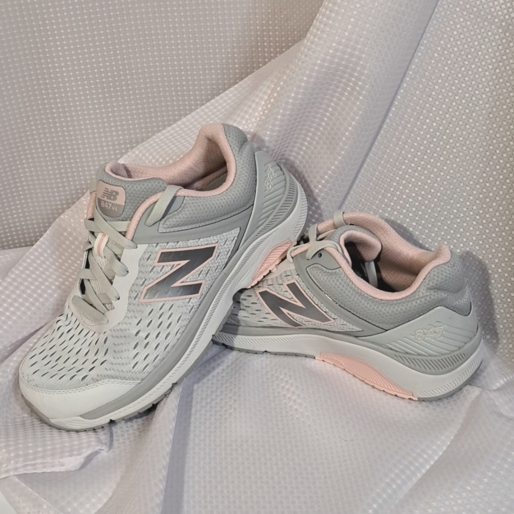 New Balance Women's 847 V4 Walking Shoe Sz 9.5 Extra Wide